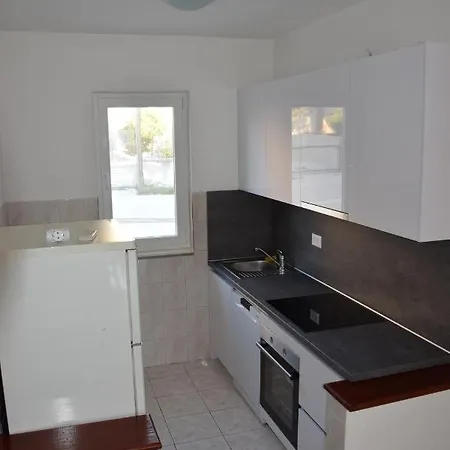 Apartment Bogdan 1 *